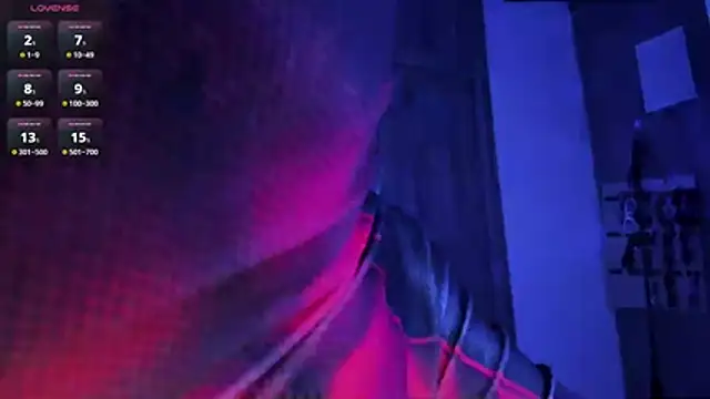 Snapshot of Henophiid chatting on October 23, 2025, 1:27 am Henophiid online show from October 23, 2025, 1:27 am