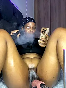 Snapshot of Thando04 chatting on October 14, 2025, 6:09 pm Thando04 online show from October 14, 2025, 6:09 pm