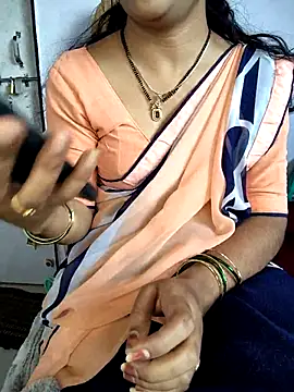 lovelygirl4567 online show from January 6, 2026, 5:33 am