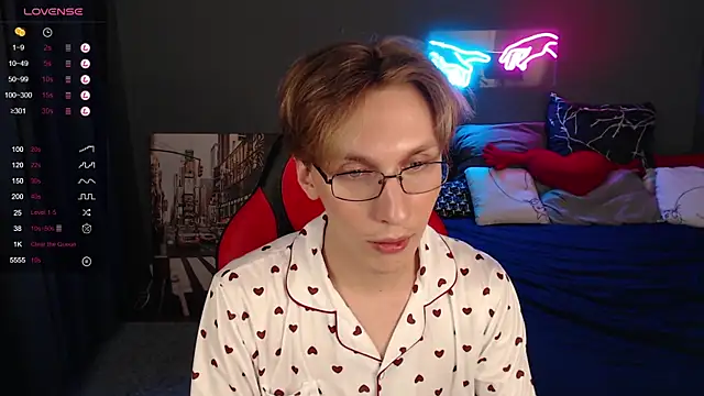 Snapshot of Adrian_Di chatting on January 28, 2025, 4:08 pm Adrian Di online show from January 28, 2025, 4:08 pm