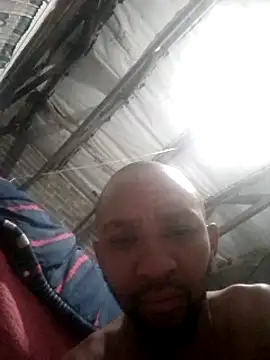 MKbesxxx online show from February 5, 2025, 7:20 pm