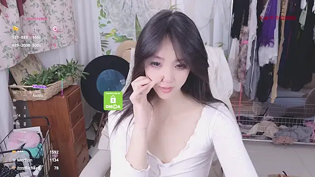 xiaotiantian-76 online show from June 3, 2026, 2:33 pm