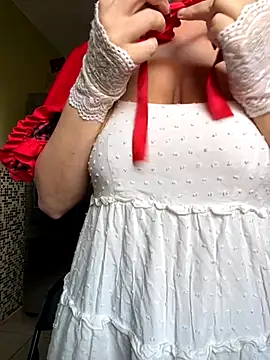 thigh hi online show from October 31, 2025, 4:08 pm