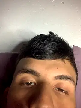 gabrielzinnnn085 online show from September 17, 2025, 9:05 pm