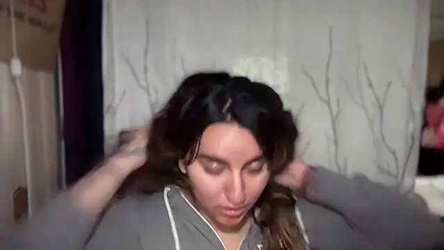 mamifresita online show from November 16, 2025, 7:19 pm