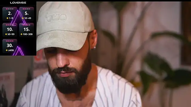 HairyRobxxx online show from November 1, 2025, 3:58 pm