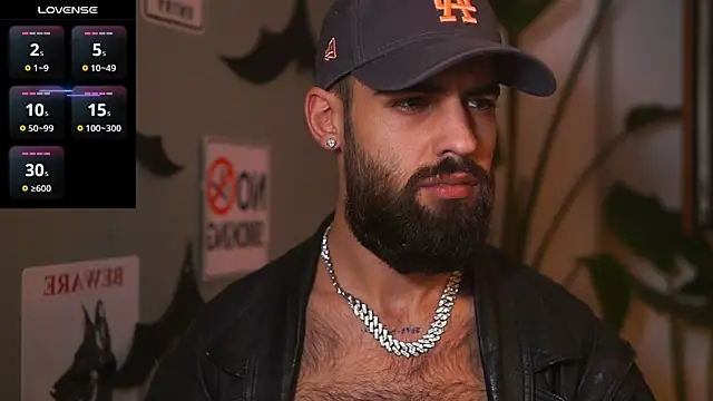 HairyRobxxx online show from November 5, 2025, 8:42 pm