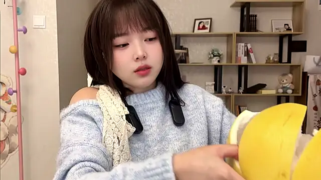 Chenjing0 online show from October 23, 2025, 2:55 am