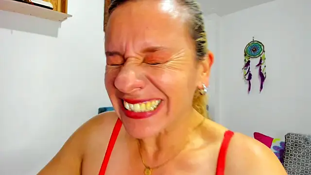 sofi saliva2511 online show from January 14, 2025, 3:22 am