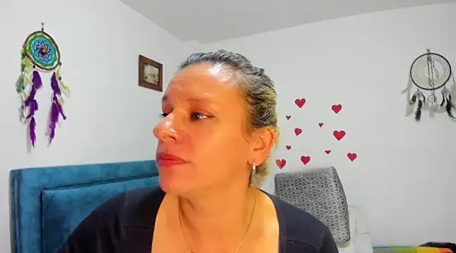 sofi saliva2511 online show from February 19, 2025, 9:58 pm