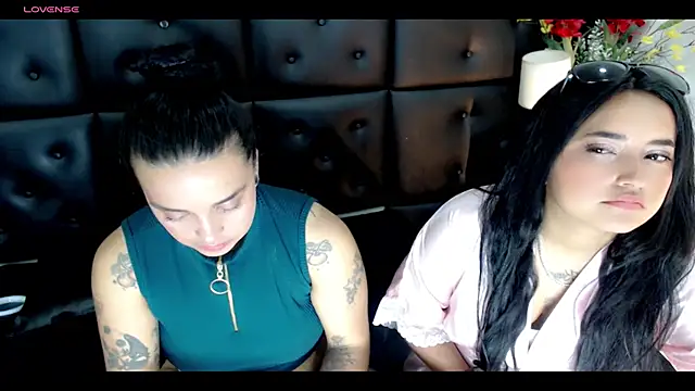 Carolaine01 online show from February 3, 2025, 11:26 pm