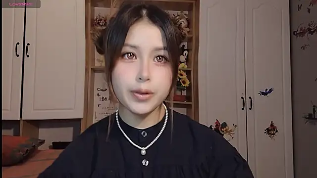 Snapshot of Lucky-xiuxiu chatting on February 21, 2025, 1:11 am Lucky-xiuxiu online show from February 21, 2025, 1:11 am