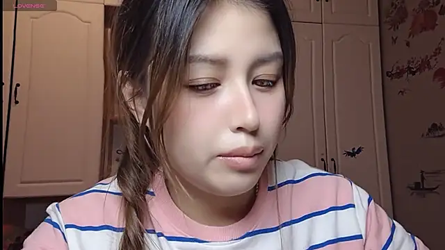 Snapshot of Lucky-xiuxiu chatting on February 22, 2025, 3:12 am Lucky-xiuxiu online show from February 22, 2025, 3:12 am