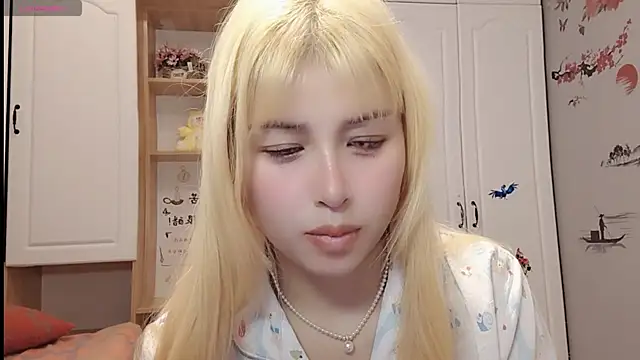 Snapshot of Lucky-xiuxiu chatting on February 24, 2025, 5:33 am Lucky-xiuxiu online show from February 24, 2025, 5:33 am