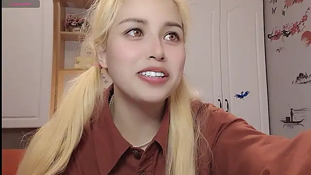 Snapshot of Lucky-xiuxiu chatting on February 26, 2025, 7:31 am Lucky-xiuxiu online show from February 26, 2025, 7:31 am