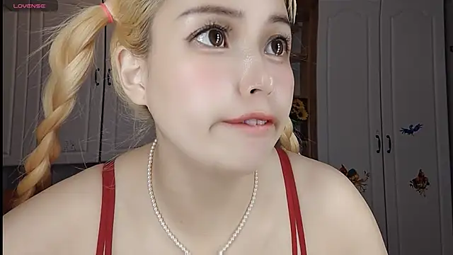 Snapshot of Lucky-xiuxiu chatting on March 5, 2025, 2:36 am Lucky-xiuxiu online show from March 5, 2025, 2:36 am