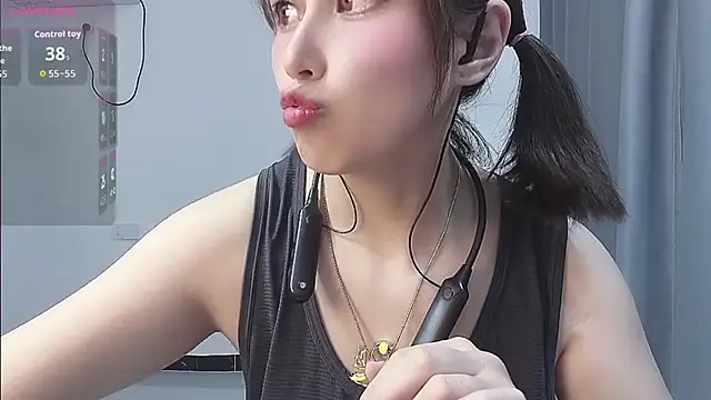 Snapshot of Lucky-xiuxiu chatting on September 29, 2025, 1:05 pm Lucky-xiuxiu online show from September 29, 2025, 1:05 pm