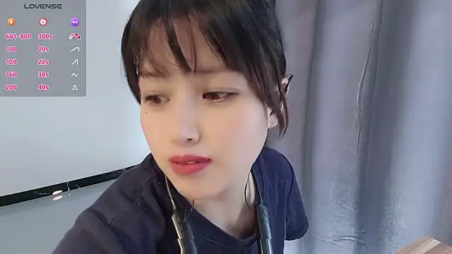 Snapshot of Lucky-xiuxiu chatting on October 25, 2025, 2:08 am Lucky-xiuxiu online show from October 25, 2025, 2:08 am