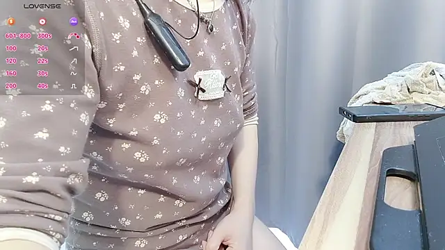 Snapshot of Lucky-xiuxiu chatting on November 21, 2025, 7:07 am Lucky-xiuxiu online show from November 21, 2025, 7:07 am