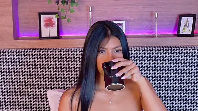 AbieHills online show from February 28, 2025, 10:17 pm