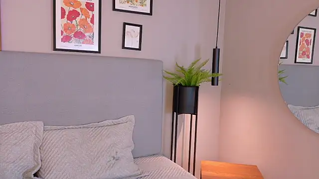 AbieHills online show from February 21, 2026, 11:44 am