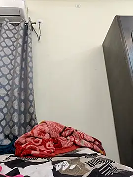 shreya1765 online show from October 11, 2025, 11:20 am