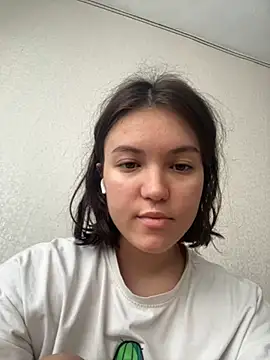 katrinnaag online show from January 10, 2025, 9:23 am