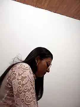 BELLA--26 online show from March 10, 2025, 5:29 pm