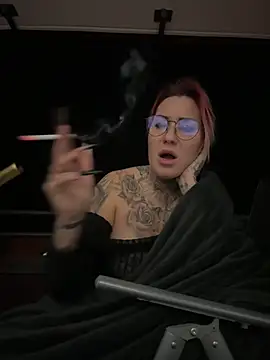 Mia-Fuchs online show from February 12, 2025, 5:26 am