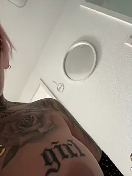 Mia-Fuchs online show from March 11, 2025, 12:28 pm