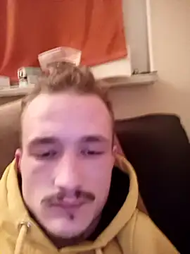 Snapshot of frankthefuck69 chatting on March 3, 2025, 8:43 pm frankthefuck69 online show from March 3, 2025, 8:43 pm