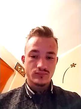 Snapshot of frankthefuck69 chatting on March 10, 2025, 4:49 am frankthefuck69 online show from March 10, 2025, 4:49 am