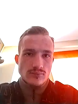 Snapshot of frankthefuck69 chatting on March 13, 2025, 1:18 pm frankthefuck69 online show from March 13, 2025, 1:18 pm