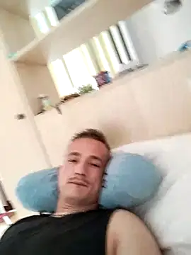 Snapshot of frankthefuck69 chatting on October 14, 2025, 11:22 am frankthefuck69 online show from October 14, 2025, 11:22 am