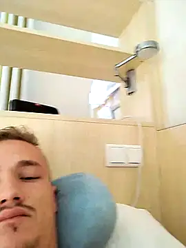 Snapshot of frankthefuck69 chatting on October 21, 2025, 10:49 am frankthefuck69 online show from October 21, 2025, 10:49 am