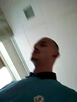 Snapshot of frankthefuck69 chatting on November 2, 2025, 2:30 pm frankthefuck69 online show from November 2, 2025, 2:30 pm