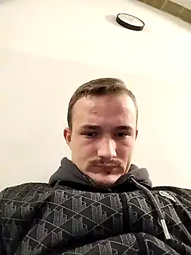 Snapshot of frankthefuck69 chatting on February 18, 2026, 9:05 am frankthefuck69 online show from February 18, 2026, 9:05 am