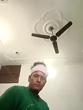 MAGNETICDADDY8 online show from March 15, 2025, 7:53 am