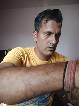 MAGNETICDADDY8 online show from October 16, 2025, 9:43 am