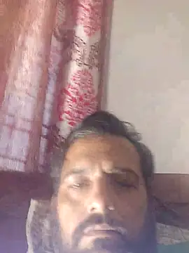 MAGNETICDADDY8 online show from December 1, 2025, 2:49 am