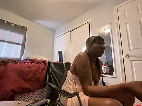 Yoshibaby2670 online show from March 16, 2025, 9:58 pm