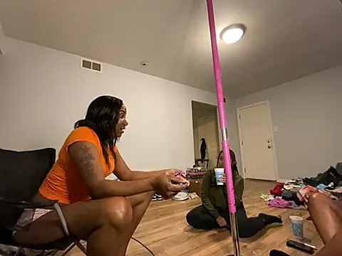 Yoshibaby2670 online show from March 23, 2025, 3:32 am