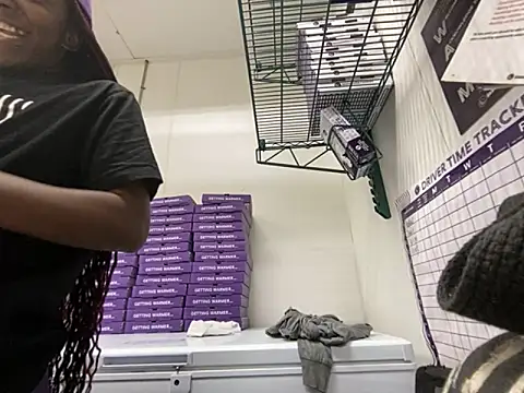 Yoshibaby2670 online show from September 10, 2025, 1:16 am