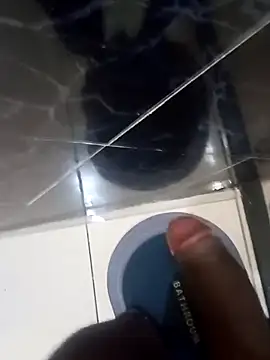 rodrig2107 online show from April 26, 2026, 8:28 pm