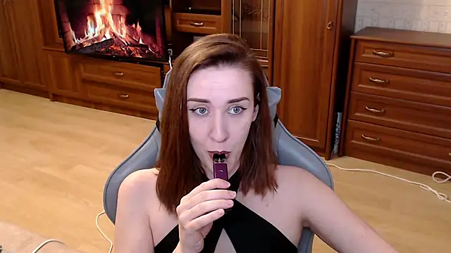 Snapshot of JessicaMurray chatting on April 13, 2026, 8:03 pm JessicaMurray online show from April 13, 2026, 8:03 pm