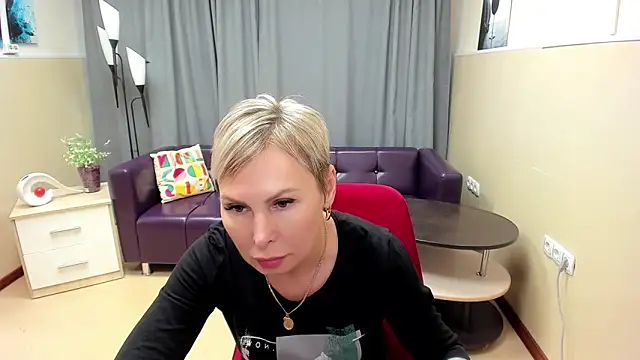 Hot stuff6 online show from January 8, 2025, 10:04 am