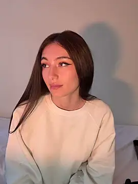 Maddy Jones online show from March 5, 2025, 3:29 pm