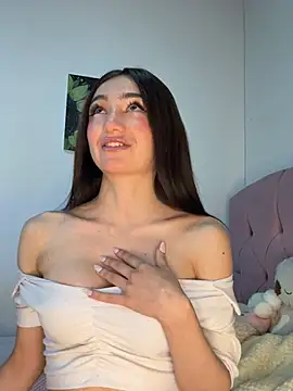 Maddy Jones online show from March 18, 2025, 10:48 pm