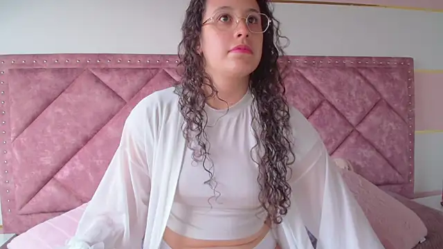 Charlotte  Miller online show from March 20, 2025, 12:00 pm