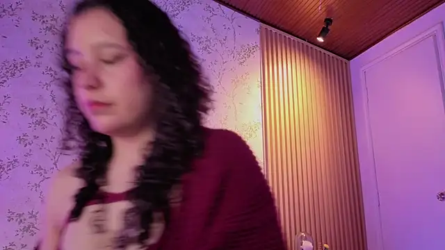 Charlotte  Miller online show from April 19, 2026, 12:37 pm